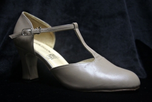 I No. 781 2.5 inch Thick Heel (Camel)